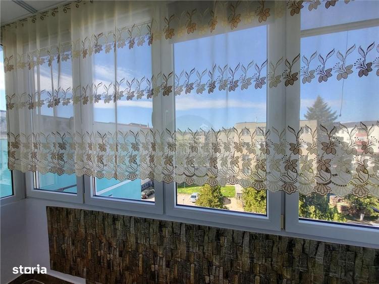 Apartament cu 2 camere semidecomandat, mobilat în Central