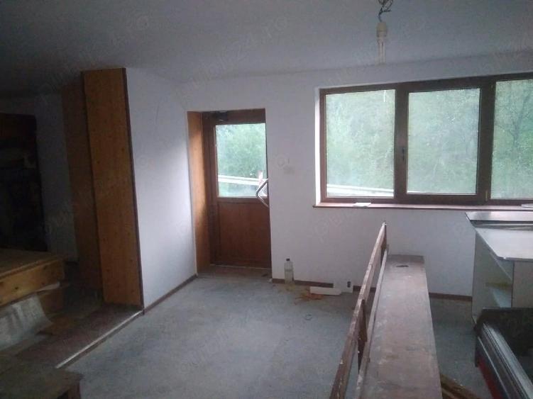 Casă cu Teren 450 Mp în Lorău