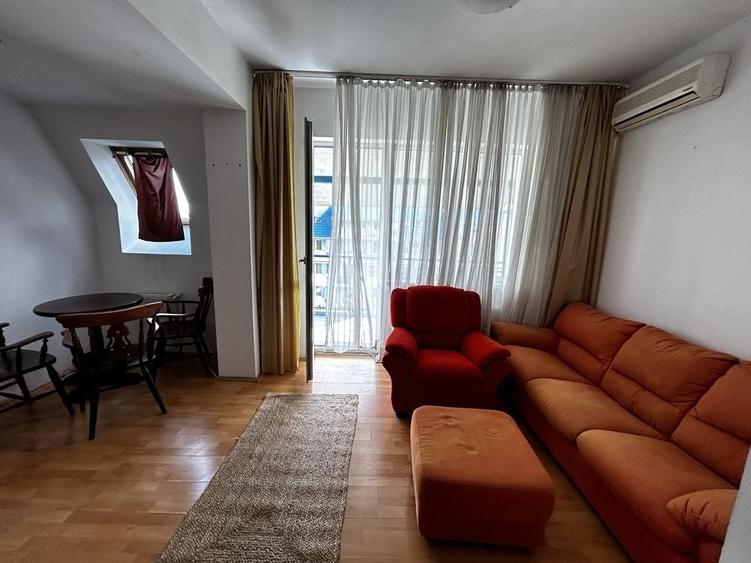 Garsonieră decomandată în Valea Ialomiței