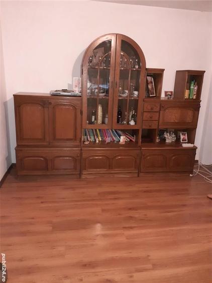 Apartament cu 3 camere semidecomandat în Popești