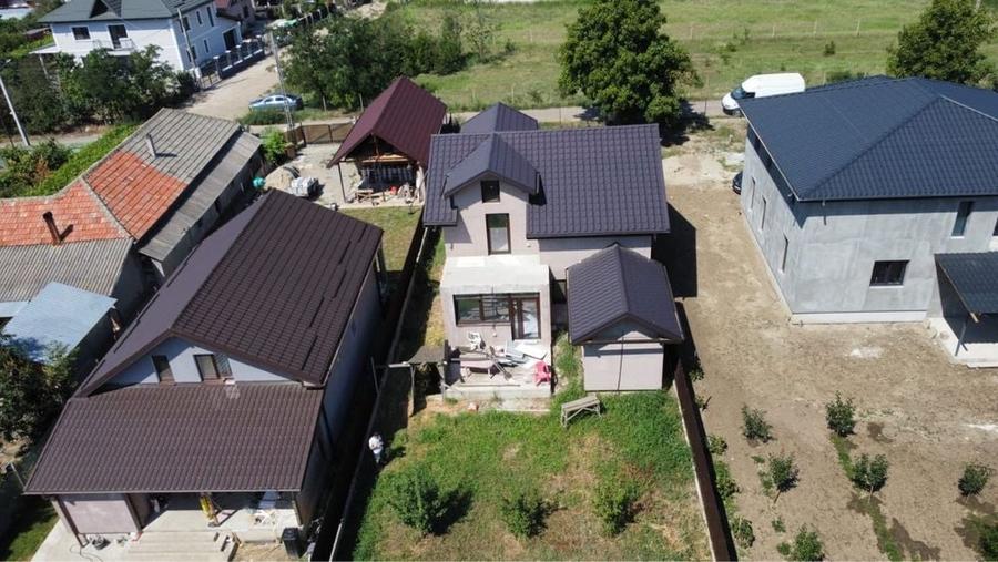 Casă cu 4 camere în Căpățânești