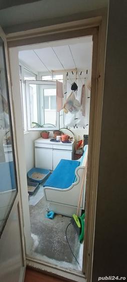 Apartament cu 3 camere decomandat în Fizicienilor