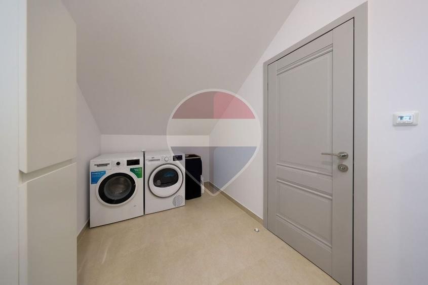 Casă individuală cu 5 camere cu Teren 577 Mp în Bunloc