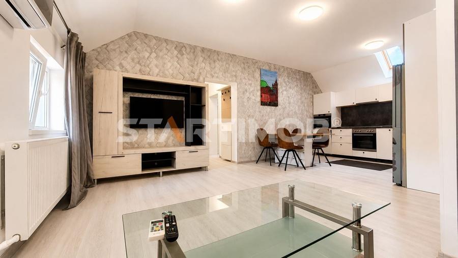Apartament cu 3 camere decomandat, mobilat în Blumăna