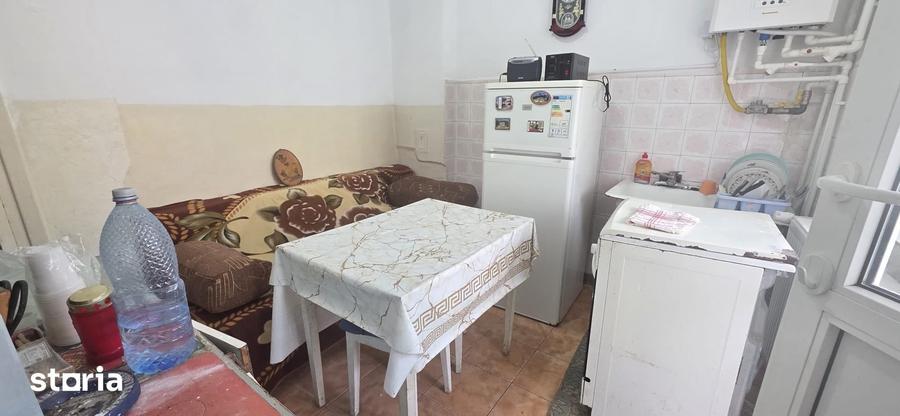 OCAZIE ! CENTRU PIATA UNIRII 2 CAMERE 2 BALCOANE ETAJ 1 BOXA 77.000 E - 16