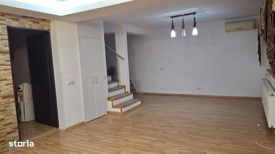 Casă cu 4 camere cu Teren 166 Mp în Central