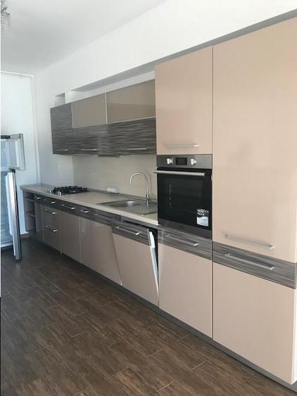 Apartament cu 4 camere decomandat în Herăstrău