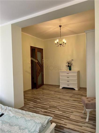Casă individuală cu 7 camere cu Teren 550 Mp în Bogdăneștilor