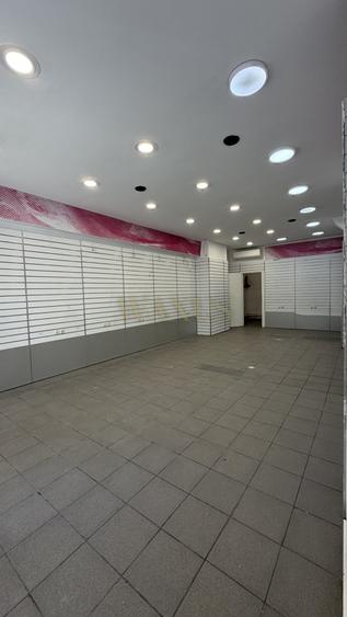 Spațiu comercial, de 53.590000152588 mp, în Central