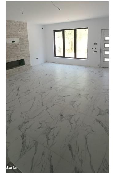 Apartament cu 3 camere decomandat în Păulești