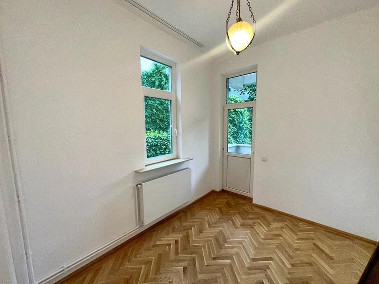 Apartament cu 4 camere decomandat în Grădina Icoanei