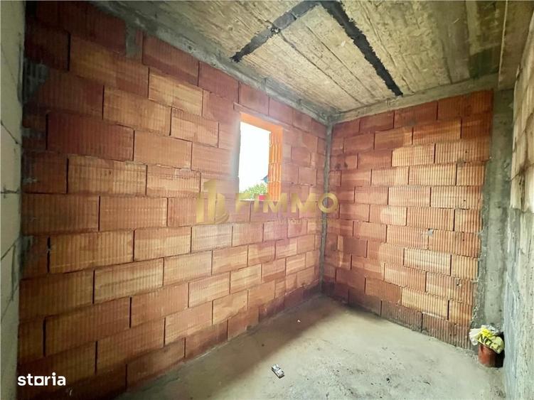 Casă cu 4 camere în Bulai