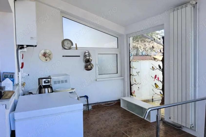 Casă cu 7 camere cu Teren 1300 Mp în Cornetu