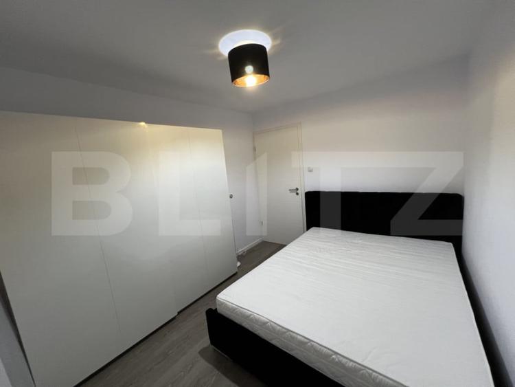 Apartament 3 camere, decomandat, parcare, zona UMF - 10