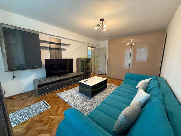 Apartament cu 2 camere decomandat, mobilat în Central
