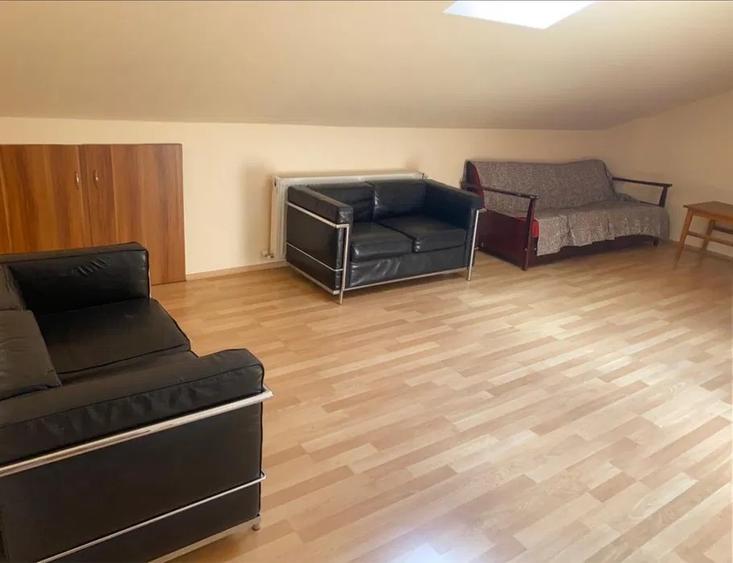 Apartament cu 2 camere nedecomandat în Gruia