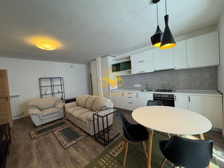 Apartament cu 2 camere semidecomandat, mobilat în Zorilor