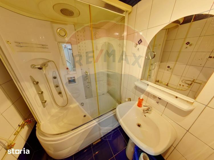 Casă cu 6 camere cu Teren 960 Mp în Central