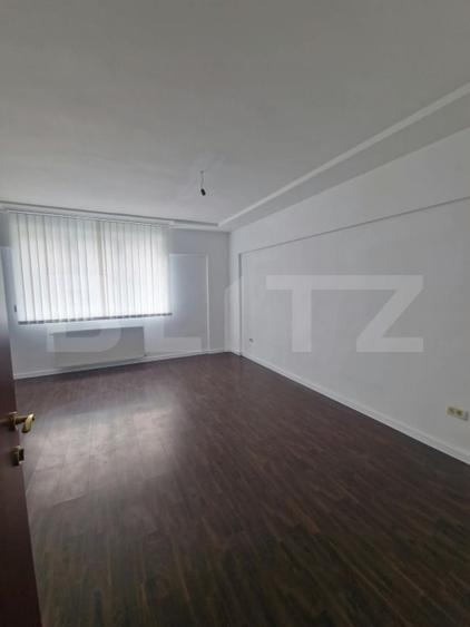 Apartament cu 3 camere decomandat în Centrul Civic