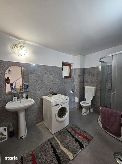 Casă cu 4 camere cu Teren 700 Mp în Curtea de Argeș