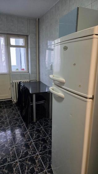 Apartament cu 3 camere decomandat, mobilat în Pantelimon