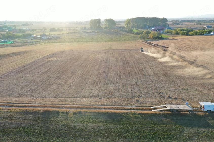 Teren de 2537 mp, în Sânpetru