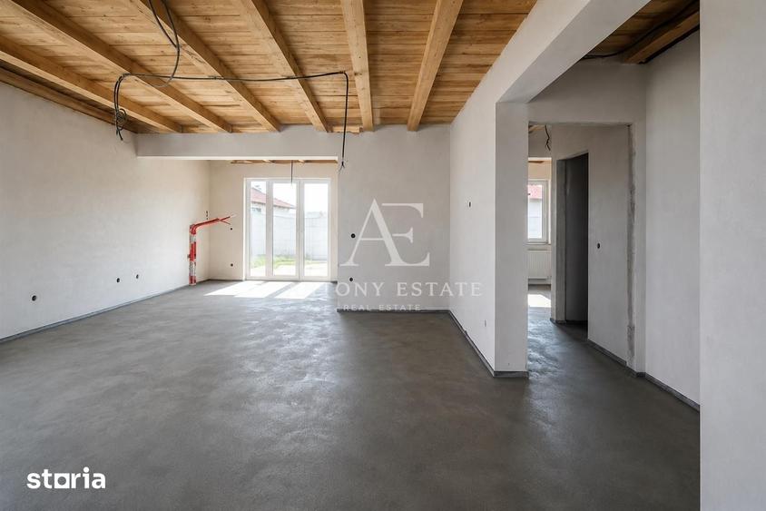 Casă cu 4 camere cu Teren 300 Mp în Sânmartin
