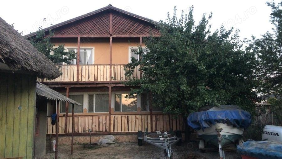 Casă cu 5 camere cu Teren 400 Mp în Mahmudia