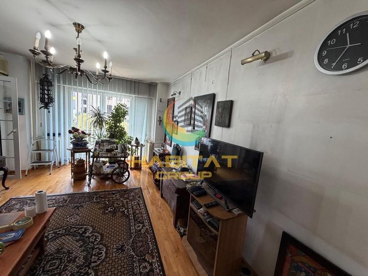 Apartament cu 4 camere decomandat în Calea Plevnei
