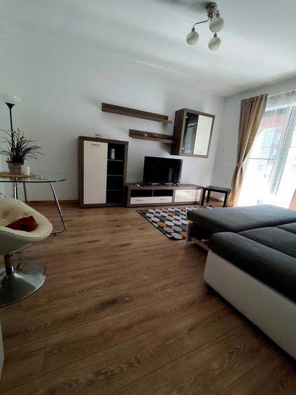 Apartament cu 2 camere decomandat, mobilat în Politehnica