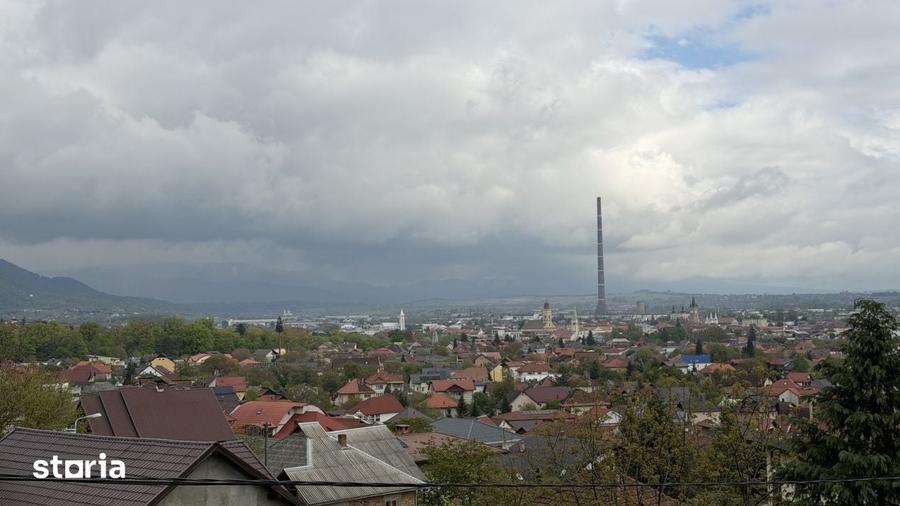 Teren de 3000 mp, în Săsar
