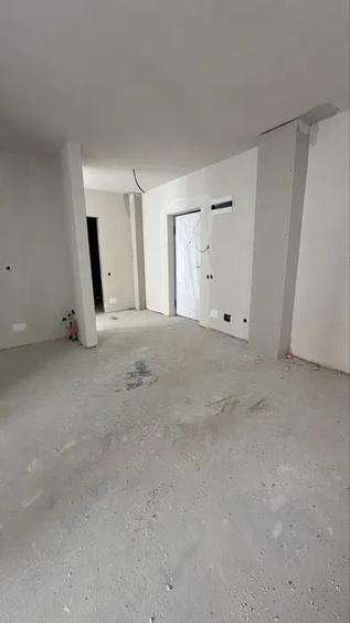 Apartament cu 2 camere semidecomandat în Între Lacuri