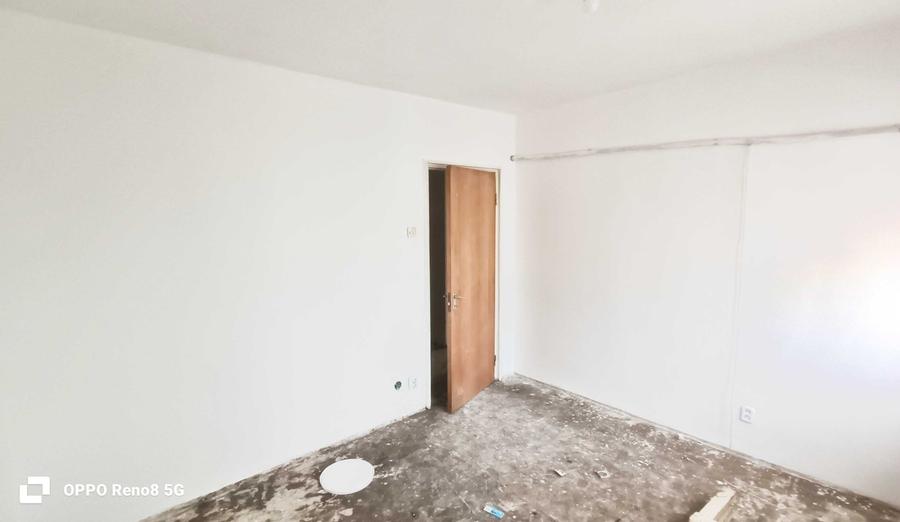Apartament cu 3 camere decomandat în Titulescu