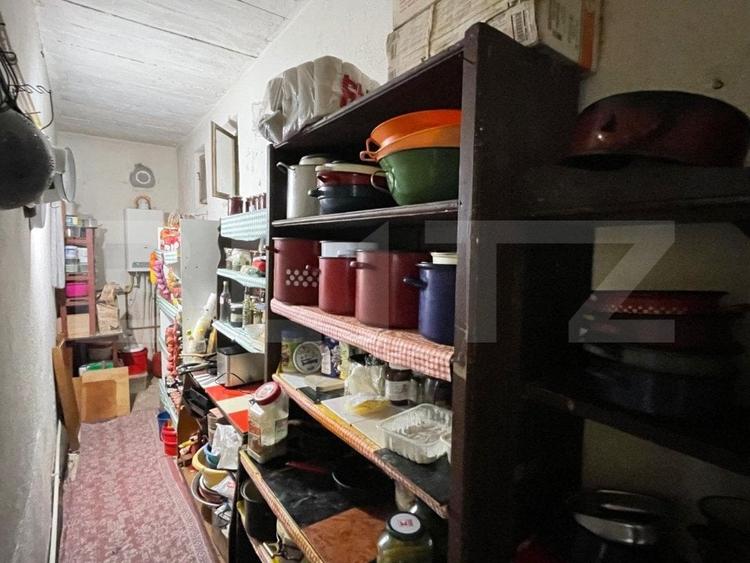 Casă individuală cu 8 camere cu Teren 260 Mp în Central