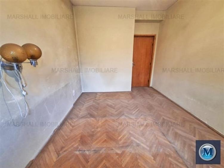 Apartament cu 4 camere semidecomandat în Sud