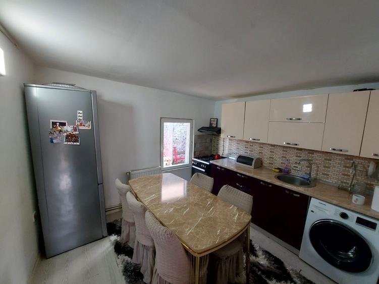 Casă cu 2 camere cu Teren 180 Mp în Capitol