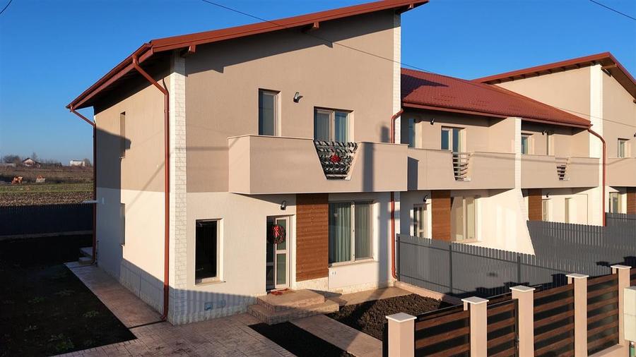 Casă individuală cu 4 camere cu Canalizare în Valea Lupului