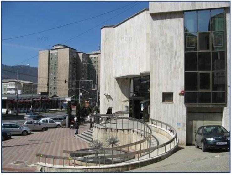 Birou, de 895.78997802734 mp, în Mărăței
