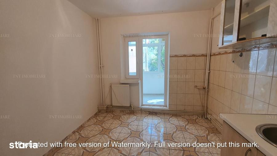 Apartament 2 camere decomandate nemobilat zona Nicolina-Piata Sudului - 6