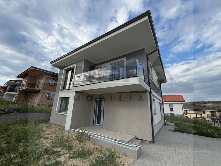 Casă individuală cu 5 camere cu Canalizare în Chinteni