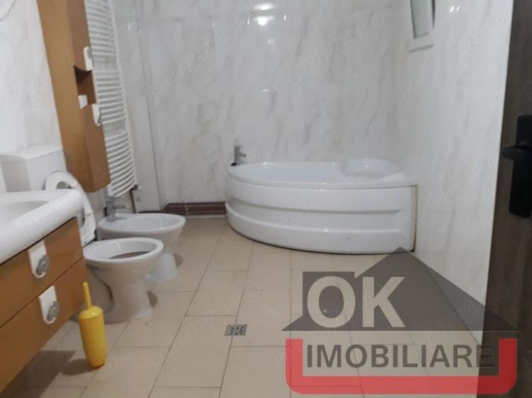 Casă cu 6 camere cu Teren 200 Mp în Central