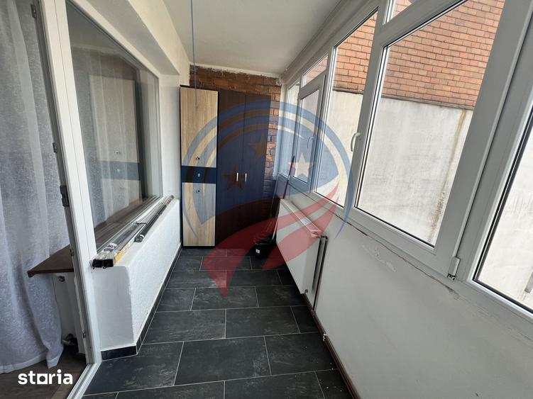 Apartament cu 3 camere în 1 Mai