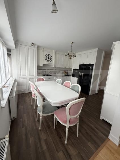 Apartament cu 4 camere semidecomandat, mobilat în George Enescu