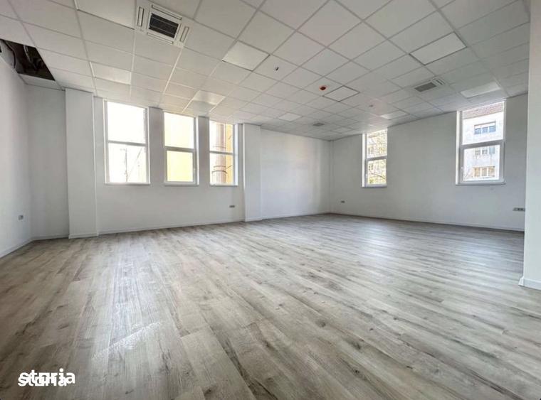 Spațiu comercial, de 20 mp, în Central