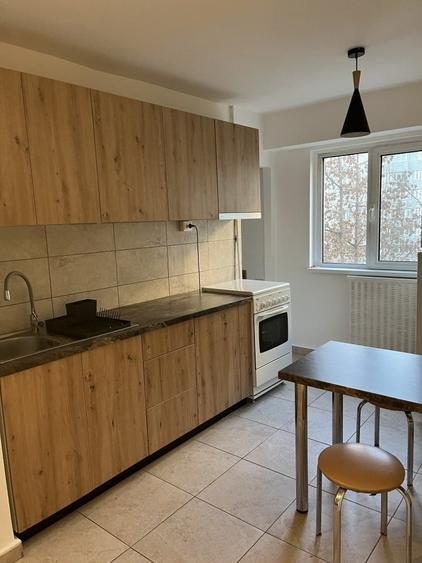 Apartament cu 3 camere decomandat, mobilat în Unirii