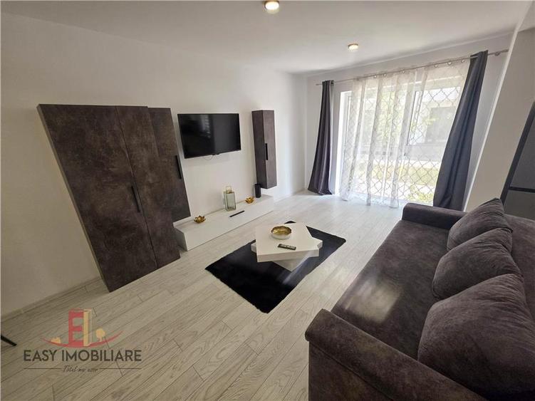 Apartament cu 2 camere decomandat în 22 Decembrie 1989