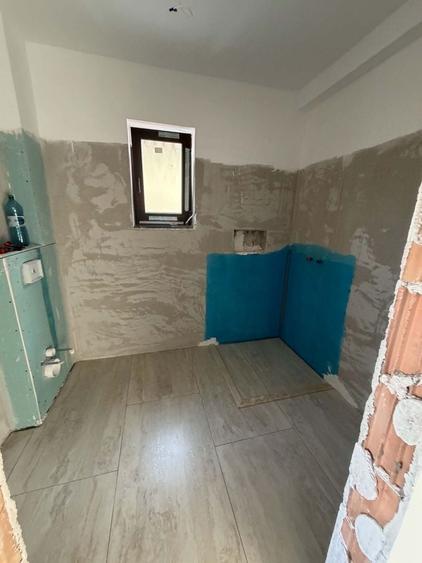 Casă individuală cu 4 camere cu Canalizare în Sud