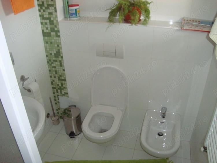 Casă cu 6 camere cu Teren 1570 Mp în Stâlpu