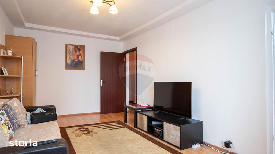 Apartament cu 3 camere decomandat în Rahova