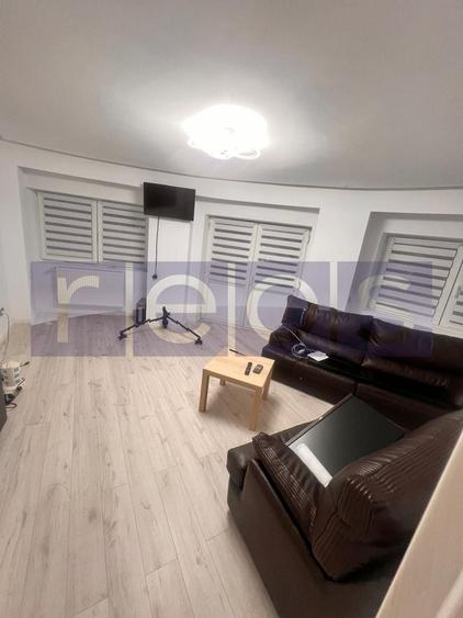 Apartament cu 3 camere decomandat, mobilat în Decebal